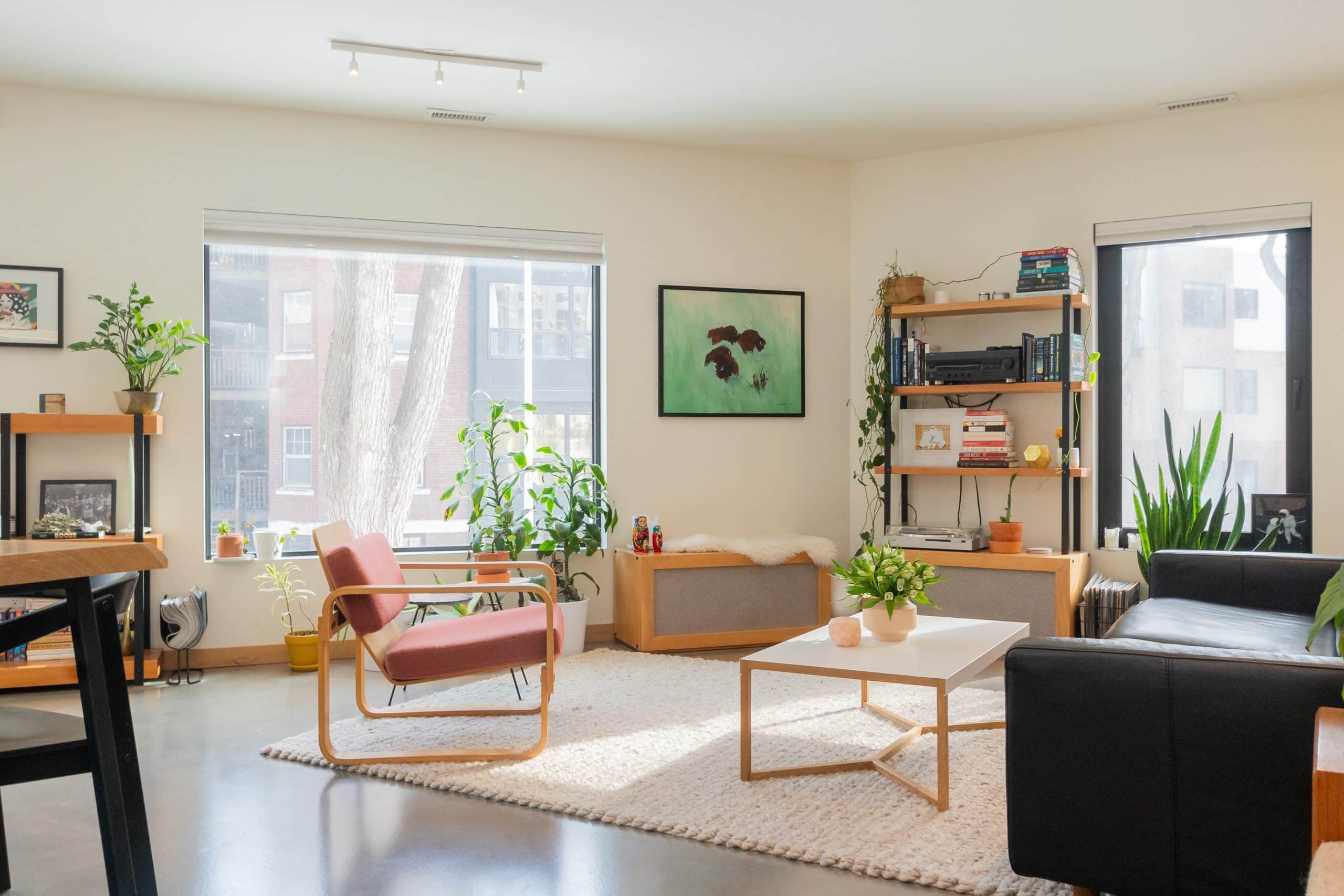 fancy chicago living room with nice flooring